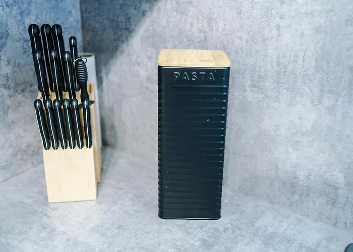 Ideal Group 3br House For 8 Parking Manchester