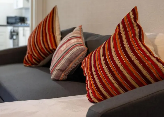 بيت للعطل Premium Failsworth - Sleeps Up To 14! *