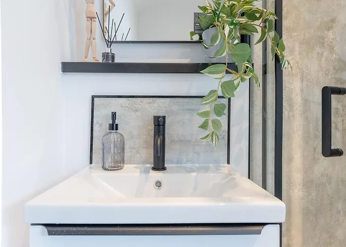 Stylish Comfort Retreat - Salford, Sleeps 8 Сasa de vacaciones Mánchester