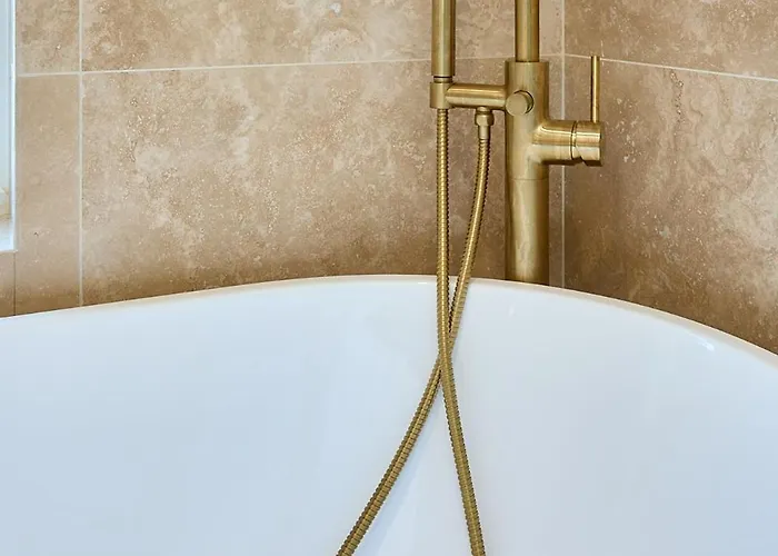 Stylish 4 Bed In Old Trafford Next To Mufc Manchester