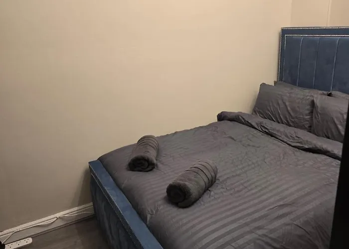 Spacious 3Br House Free Parking 10 Mins To City *