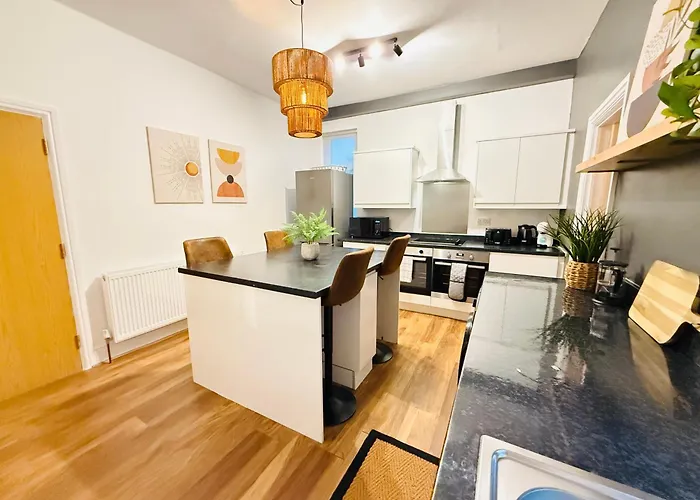 Stunning 3-bed Games * Manchester