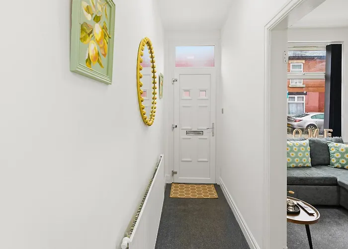Manchester 2 Bedroom 5 Beds House 10 Minutes Away From City Centre And Hospitals On Street Parking ,Great For Long Term Stays Contractors And Hospital Workers Ferienhaus Manchester