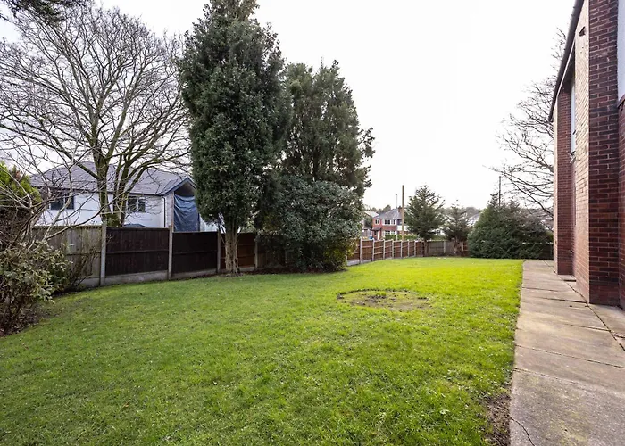 Сasa de vacaciones Detached House In Prestwich Sleeps 10 With Parking *