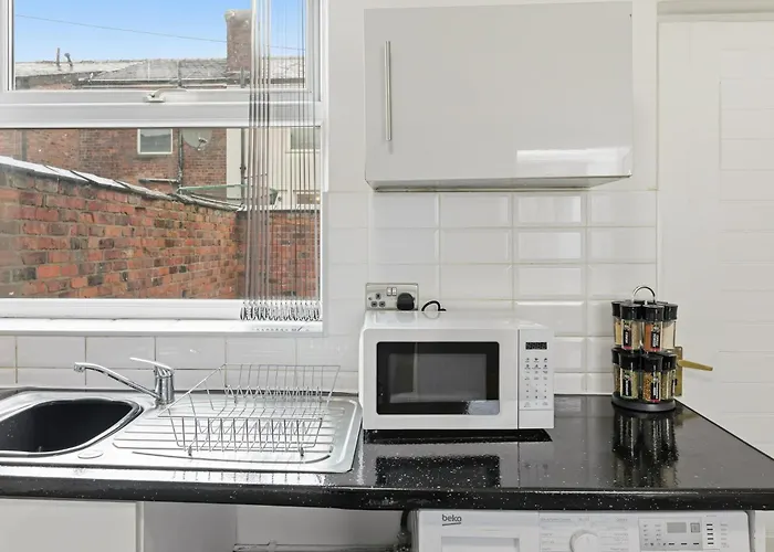 Ferienhaus Manchester 2 Bedroom 5 Beds House 10 Minutes Away From City Centre And Hospitals On Street Parking ,Great For Long Term Stays Contractors And Hospital Workers *