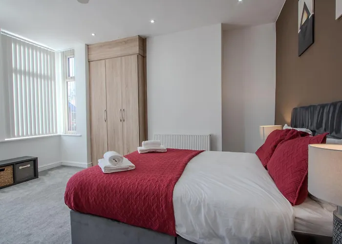 Сasa de vacaciones Modern & Spacious 4-bedroom Home, Family & Contractor Friendly, *