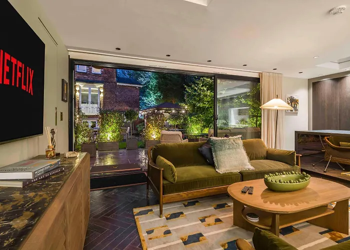 Villa The Coach House Manchester