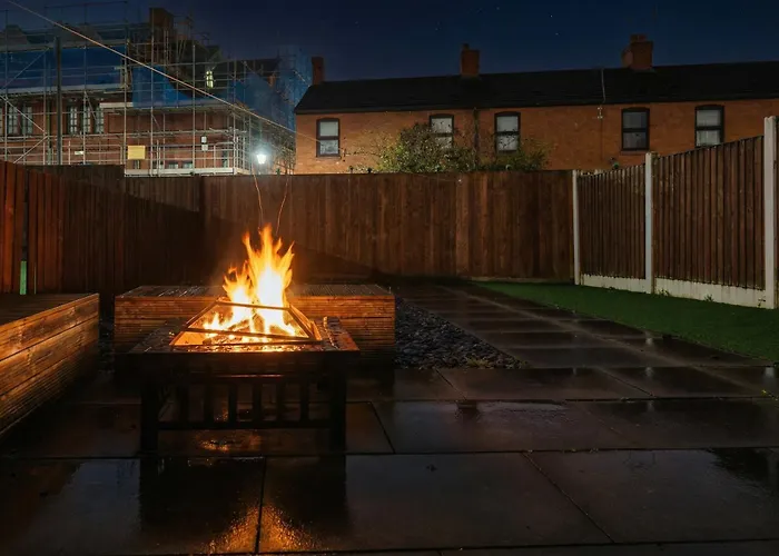 Modern Centre 3bd - Fire Pit - Free Parking Сasa de vacaciones