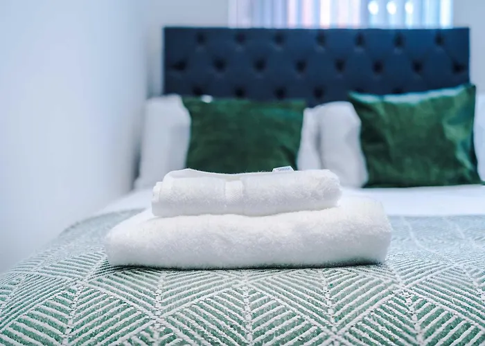 3 Bedroom Town House - Etihad Stadium - Free Parking Dom wakacyjny *