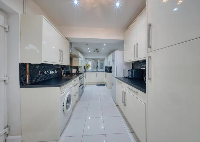 度假居 3 Bedrooms Sleeps 7 Free Parking *