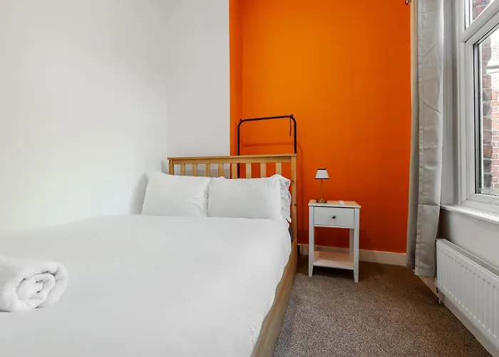 Сasa de vacaciones Exotic 4bd, Etihad, Coop Arena - Tv In And Outdoor Dining