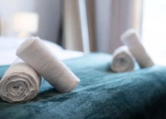 Entire House With Two Self-contained Flats Сasa de vacaciones Mánchester