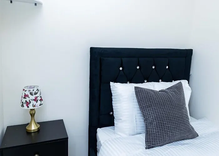 Paradise Nestv * Manchester