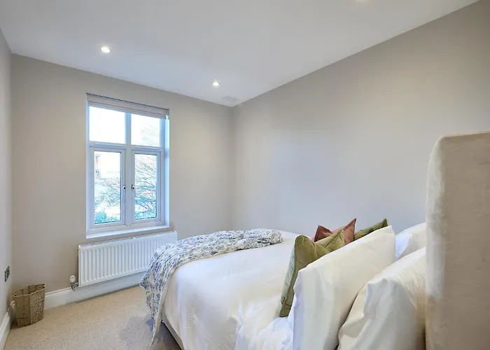 Stylish 4 Bed In Old Trafford Next To Mufc *