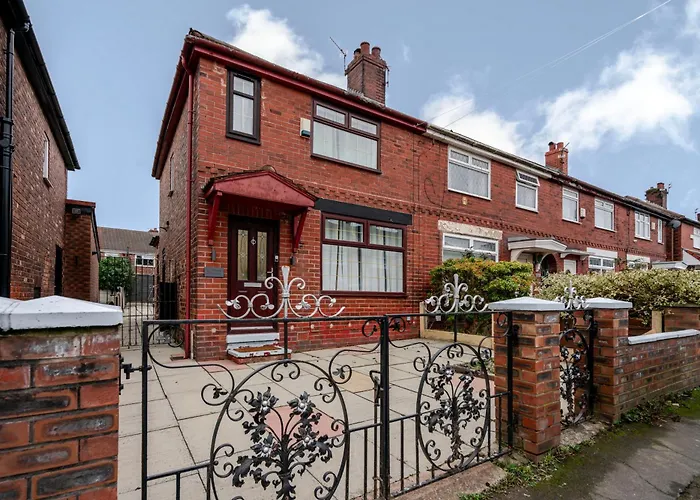 Pensionat 4 Bedroom Serviced House Ideal For Business & Long Term With Free Parking