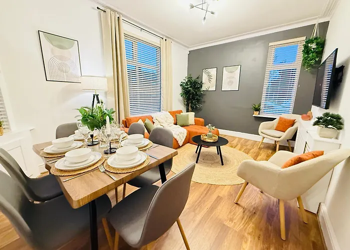 3br House Near Old Trafford With Games Sleeps 8 Сasa de vacaciones