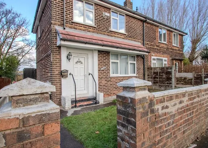 بيت للعطل Modern 3br House - Quiet Clifton Area