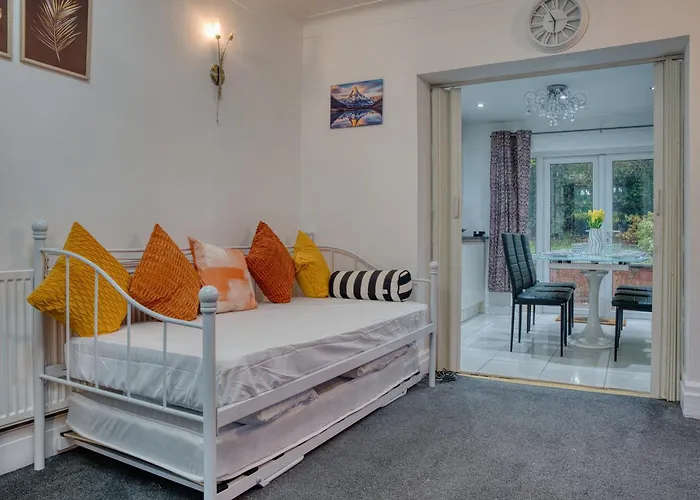 度假居 3 Bedrooms Sleeps 7 Free Parking