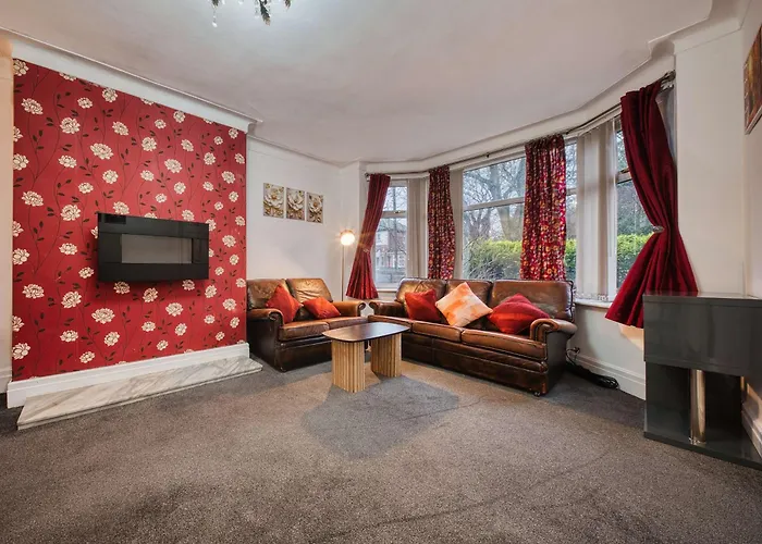 Modern 3br Sleeps 7 Parking Ferienhaus