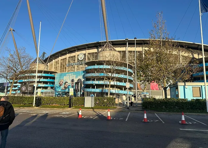 Hendham - Near Etihad Stadium, Coop Live Arena, National Cycling Centre & 24 Hour Asda *