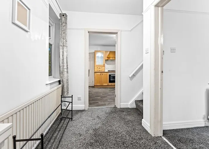 Luxury Group - - Sleeps 9 Manchester