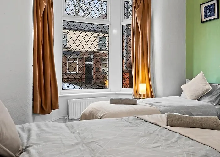 Premium Failsworth - Sleeps Up To 14! * مانشستر