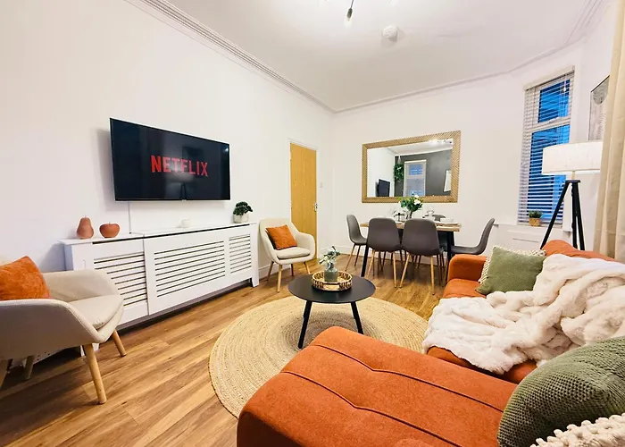 3br House Near Old Trafford With Games Sleeps 8 Сasa de vacaciones