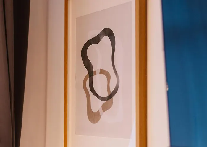 3 Bedroom House In Salford - Sleeps 6 Guests, Contractors, Groups, Families, Business, Leisute & Relocation Welcome, 15 Minutes From Centre, Fast Wi-fi, Smart Tv In Each Bedroom & Free Parking, Long And Short Welcome Mánchester