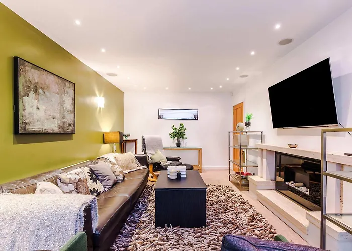 Casa vacanze Luxury 5br Near Airport Wifi Manchester