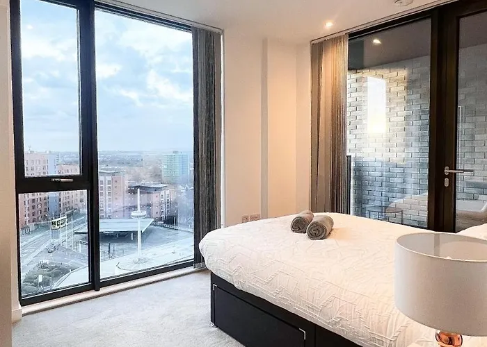 2bed 2bath Balcony Smart Tv 20mins To Airport Gym Mánchester