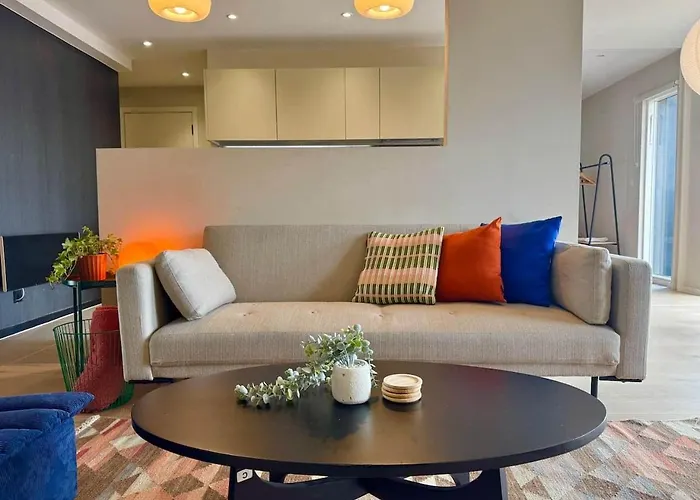 דירה Boutique Centre Apartment, Balcony, Parking *