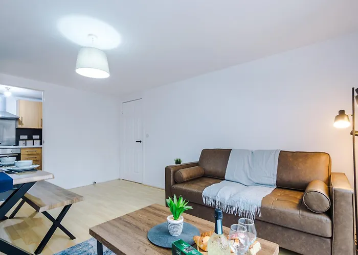 Apartman The Salford Luxe Apt - Chic & Modern 2-Bed Living - Business Or Work-Friendly Stay By Parydise Properties *