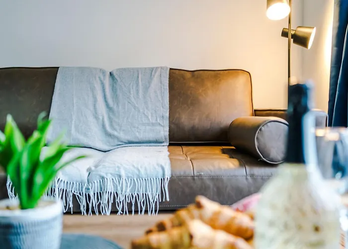 Salford Serenity - Modern & Stylish 2-br For 6 - Balcony Views & Parking By Parydise Апартаменты