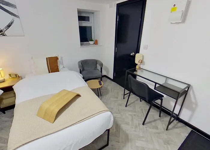 Stylish Modern Near Mediacityuk & Centre - Free Parking - Sleeps 2 Enjoy Appartement