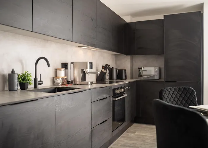 Apartman 2 Bedroom - Old Trafford - Balcony - Free Parking