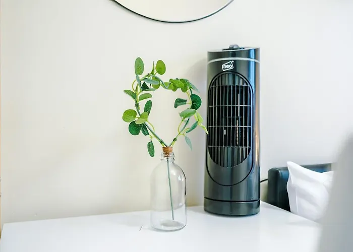 3-Bed Gem By Parydise Properties - Spacious & Elegant Near City Centre & Etihad- Perfect For Business Or Leisure Apartmán