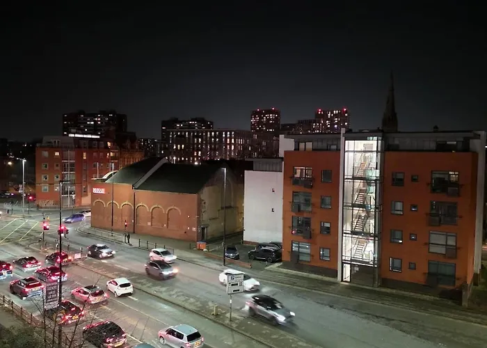 Apartment 2 Bed 2 Bath Apartment,500 Meter's From Deansgate *