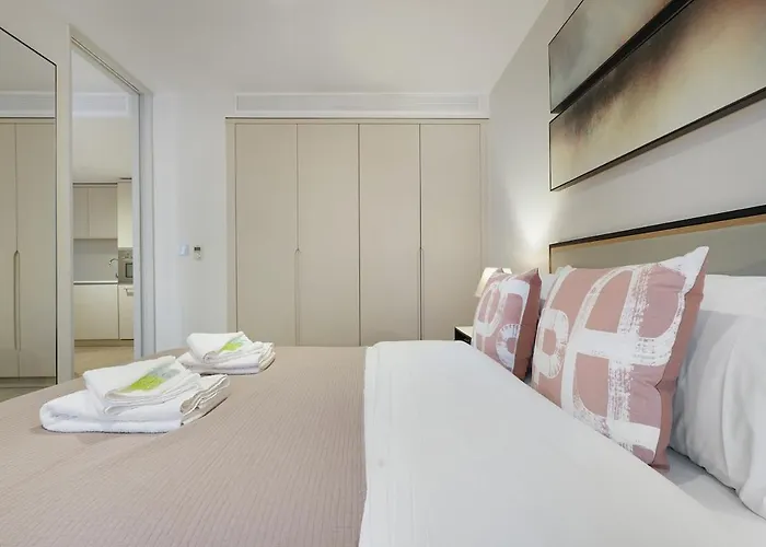 Tranquil & Modern One Bedroom Apartment