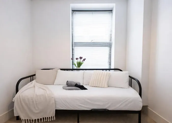 Stylish & Modern 3br - Garden, Parking & Ps5 公寓 *