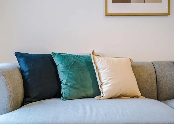 Apartament Modern 2br W Secure Parking Salford *