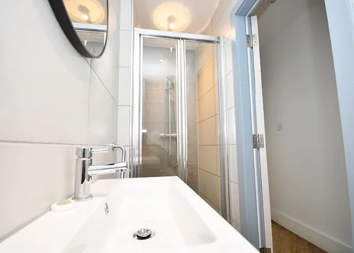 Daire Convenient 2bed Flat W Security Manchester