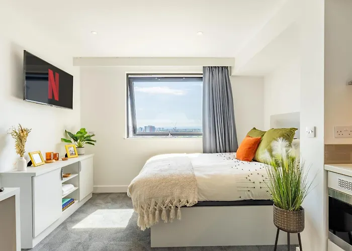 For Students Only Luxury In Salford דירה *