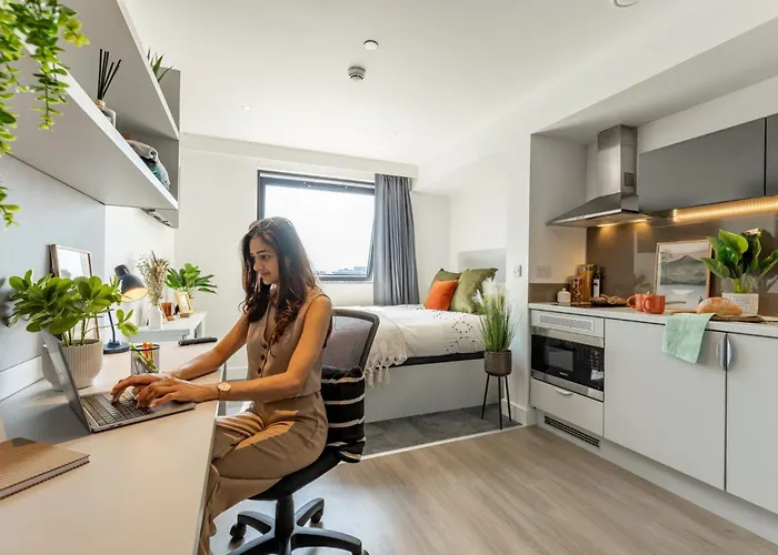 For Students Only Luxury In Salford דירה *