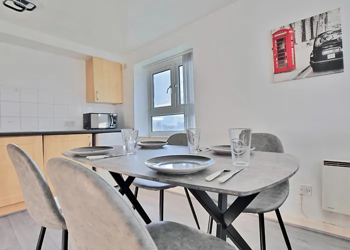 Apartment, Free Parking, By Nmb Mánchester