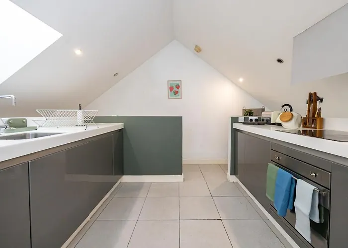 Stylish & Modern 3br - Garden, Parking & Ps5 曼彻斯特