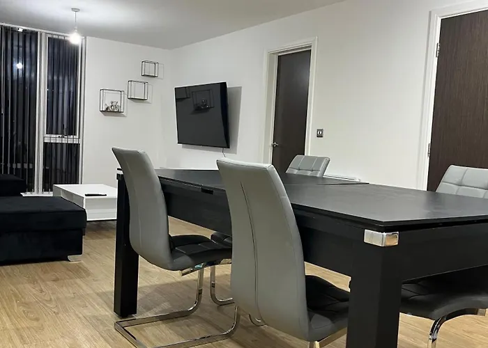 Apartment Balcony View Deluxe 2 Bed Ao Arena & Victoria Stn Manchester