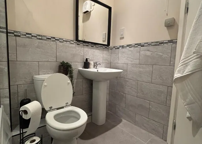 Nivora 1 * Mánchester