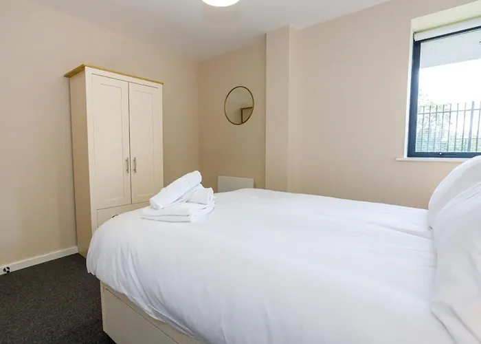1 Bed With Wifi - Sleeps 3 *