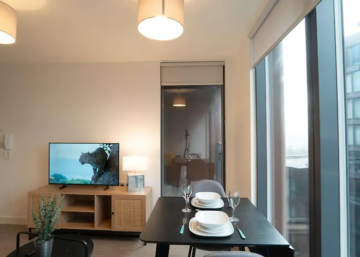 Bright 1 Bed In W Balcony * Manchester