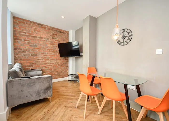 Convenient 2bed Flat W Security * Manchester